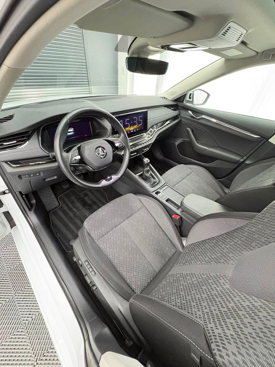 Skoda Octavia Combi First Edition Pano foto 7