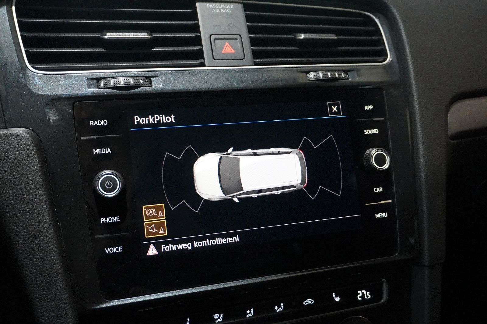 Fahrzeugabbildung Volkswagen Golf VII VARI. 1.5 TGI COMFORT. DSG NAVI/LED/ACC