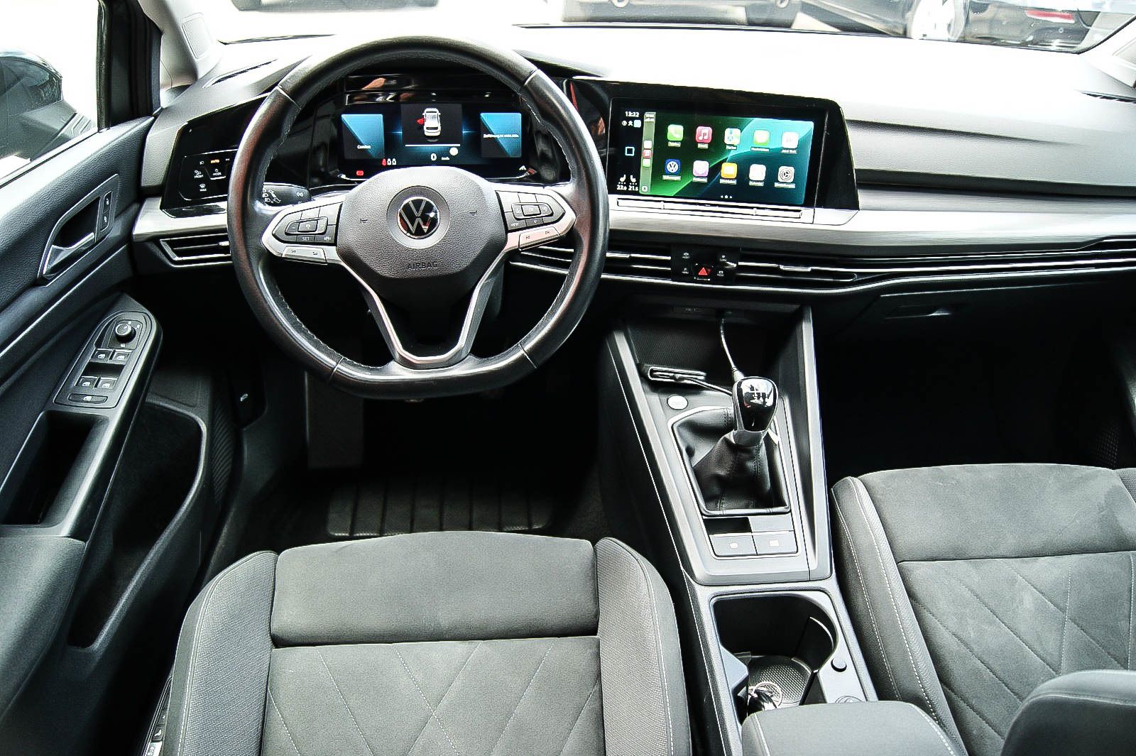Fahrzeugabbildung Volkswagen Golf VIII 1.5 TSI ''1st EDITION'' PANORAMA VIRTU