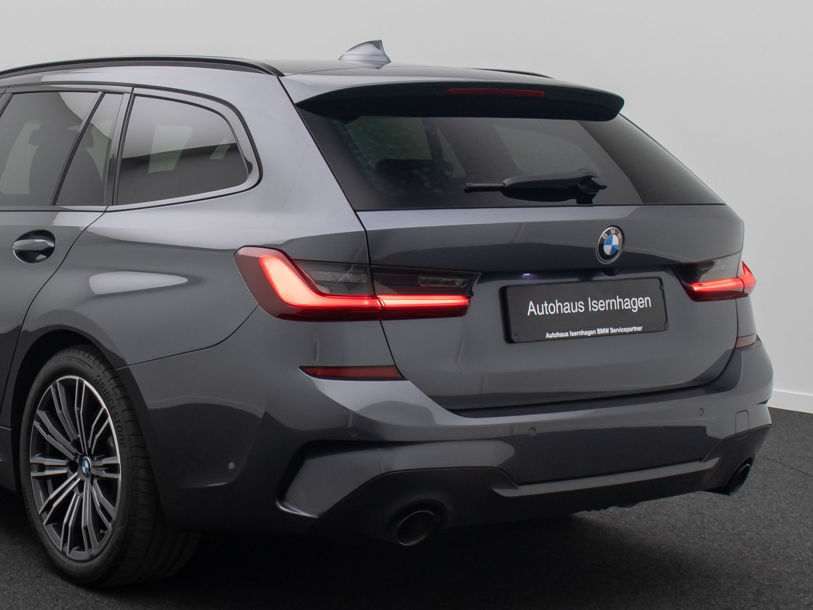 Fahrzeugabbildung BMW 330d xD M Sport DAB Kamera AHK Laser HiFi Komfor