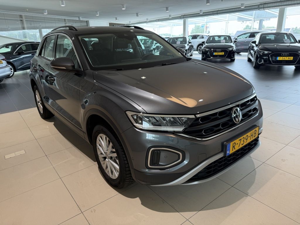 Volkswagen T-Roc 1.5 TSI Life Business imagem 2