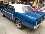 Ford Mustang - Ford Mustang aus 1967 mit Benzin-Antrieb: Cabrio