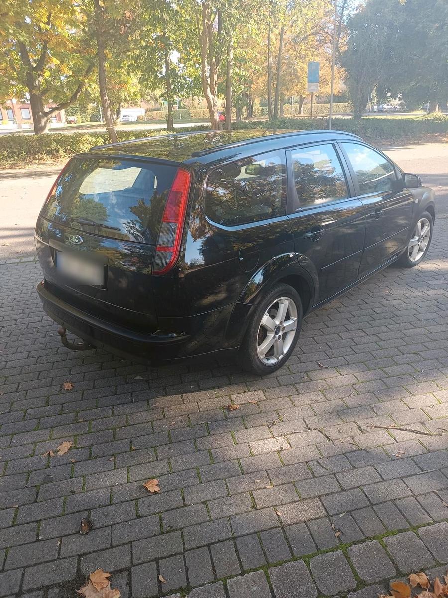 Ford Focus 2005 — photo 9