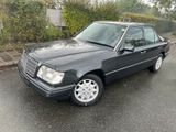 Mercedes-Benz Mercedes 124 2.0 Benzin - Mercedes-Benz 200 in Nürnberg