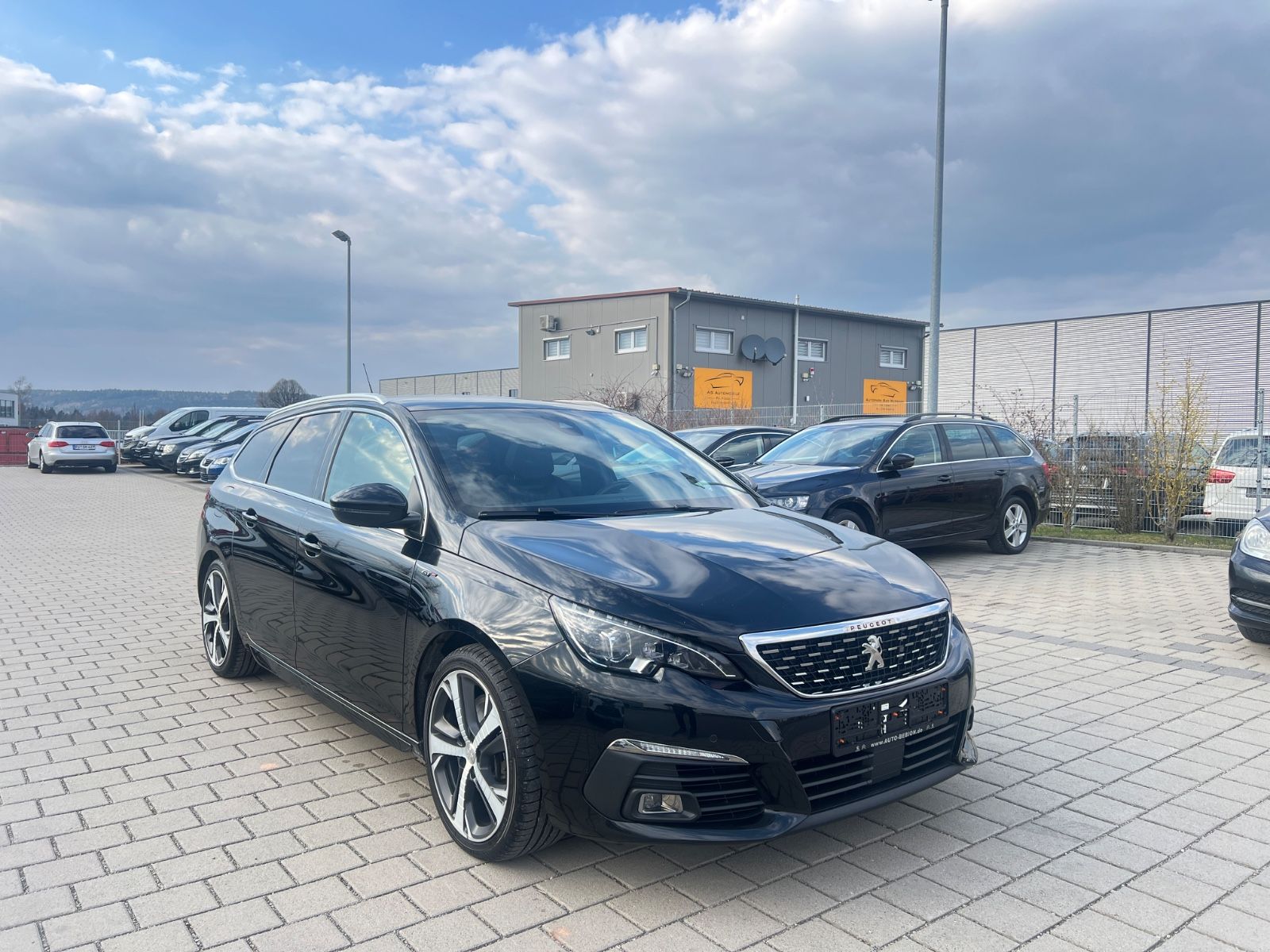 PEUGEOT 308