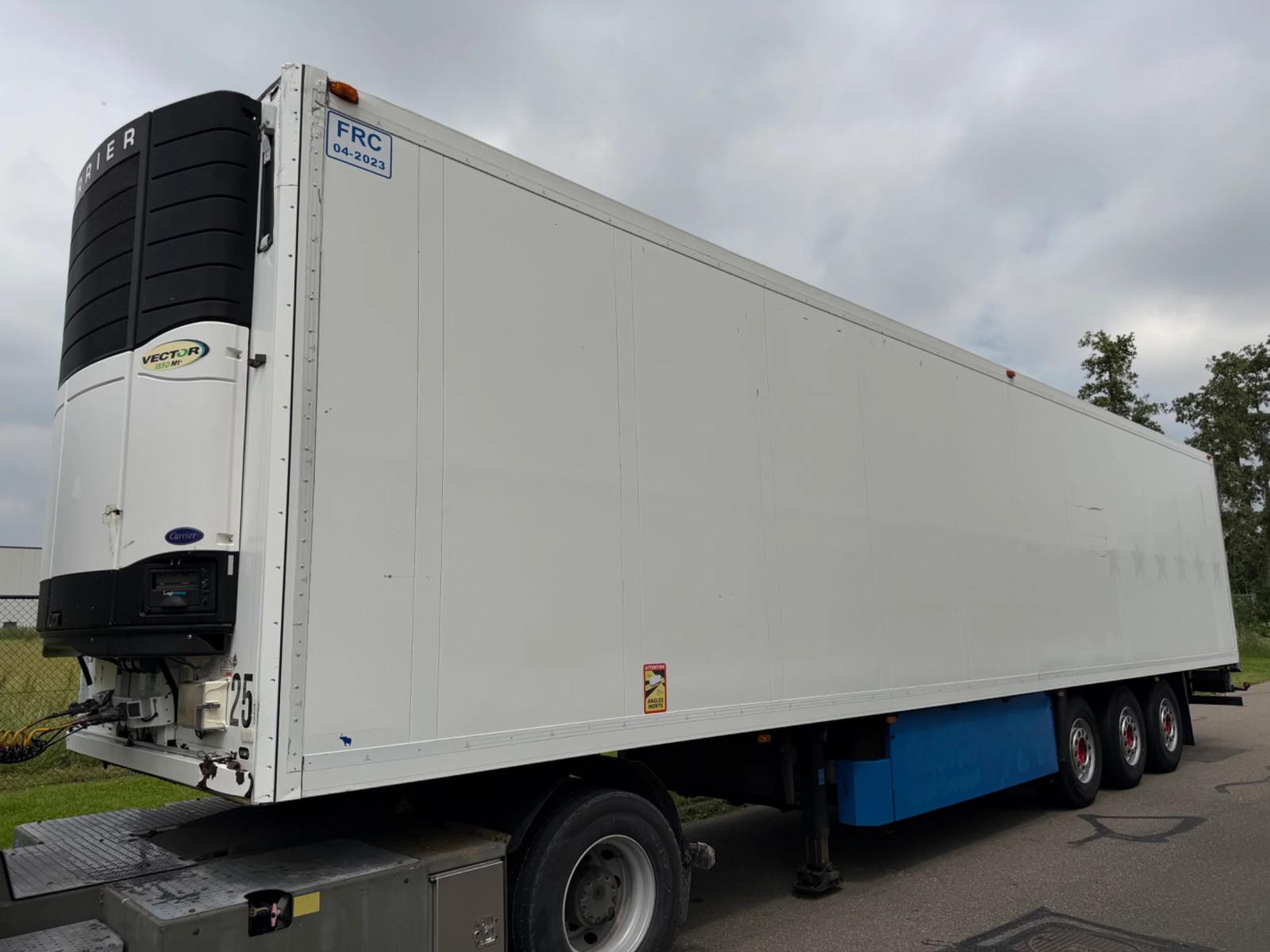 Schmitz Cargobull SKO 24/L CARRIER VECTOR 1850 MT