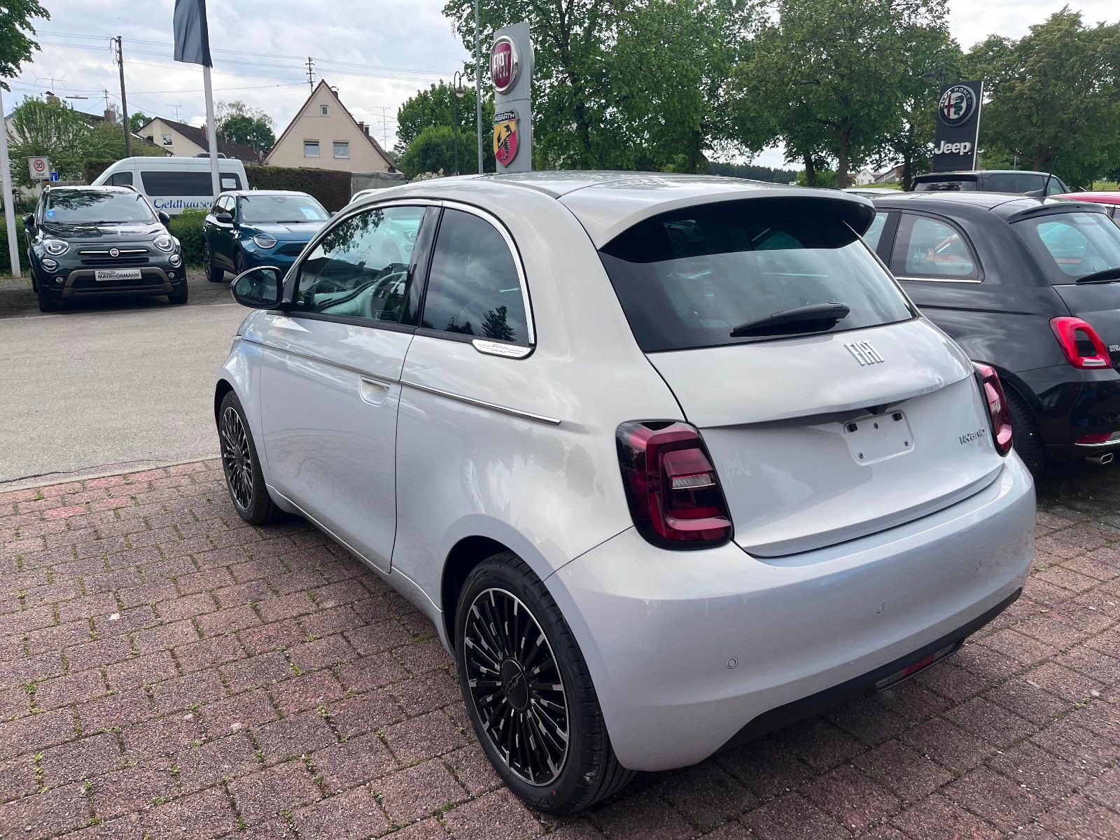 Fahrzeugabbildung Fiat 500 1.0 Hybrid FireFly 48 kW La Prima