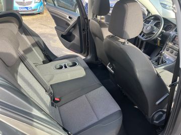 Volkswagen Golf - 11