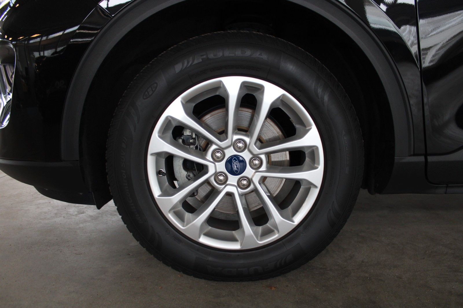 Fahrzeugabbildung Ford Kuga Titanium LED NAVI CAM WinterPaket