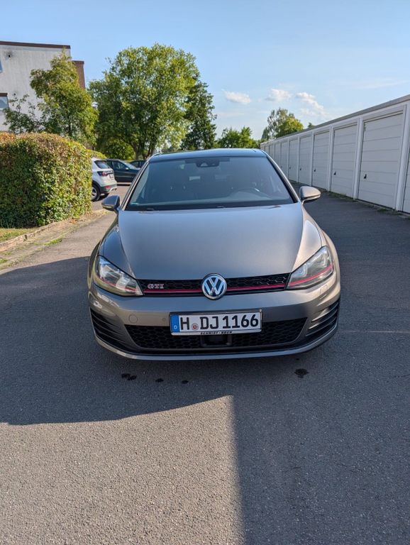 Image of Volkswagen Golf