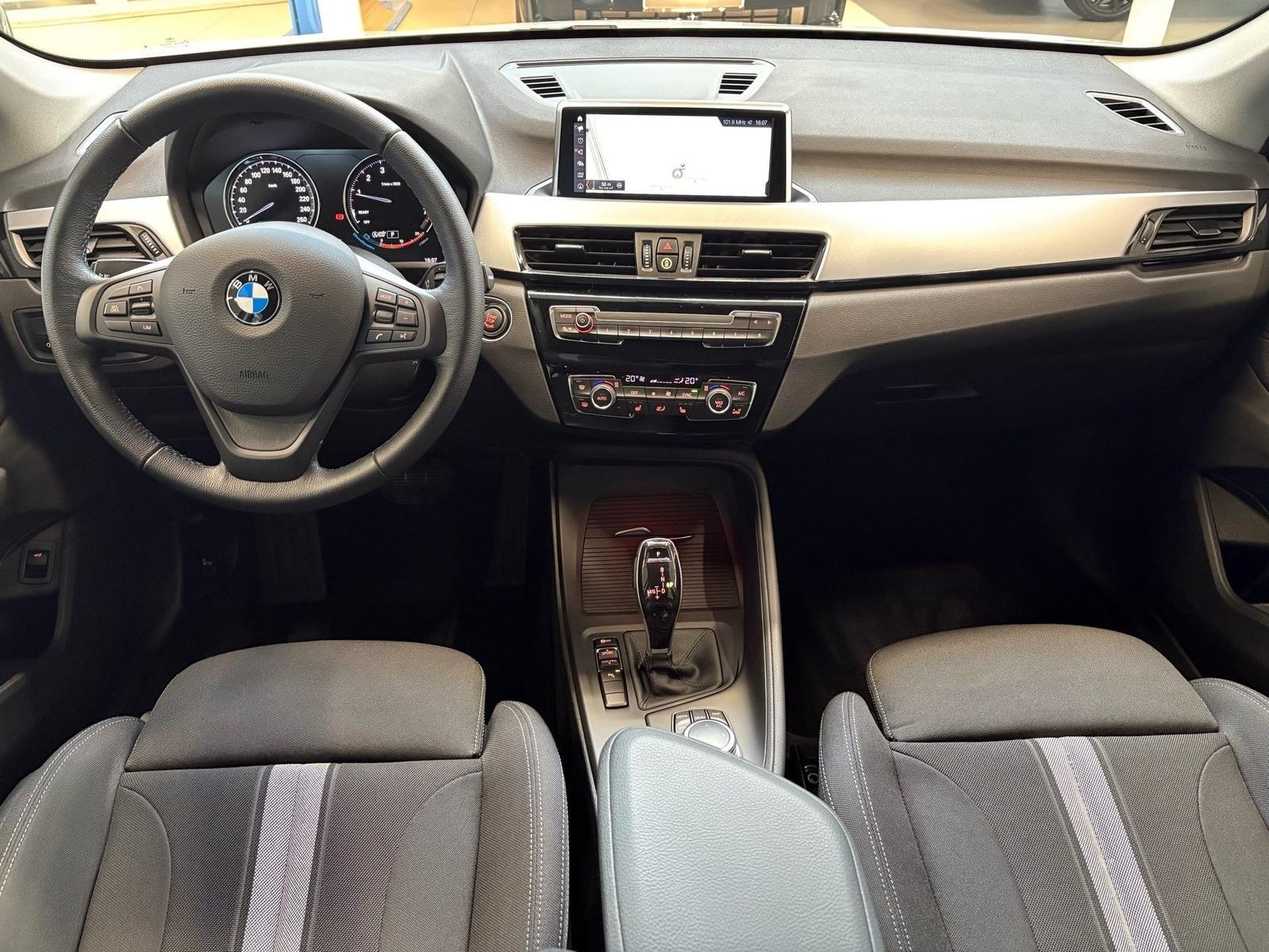 BMW X1 sDrive18i Advantage PA RFK PDC AHK Shz. Navi