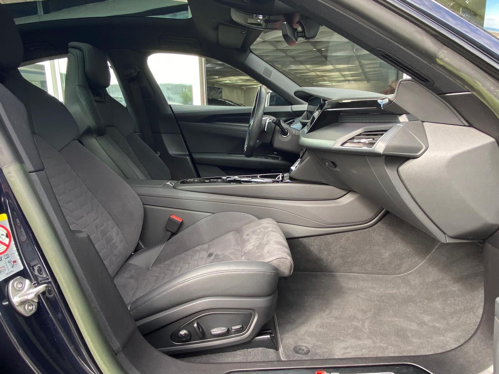 Fahrzeugabbildung Audi RS e-tron GT Quatt BLACK EDIT+PANO+MATR+B&O+KAM+