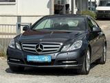 Mercedes-Benz E 220 E -Klasse Coupe E 220 CDI BlueEfficiency - Mercedes-Benz E 220: Cdi Blueefficiency