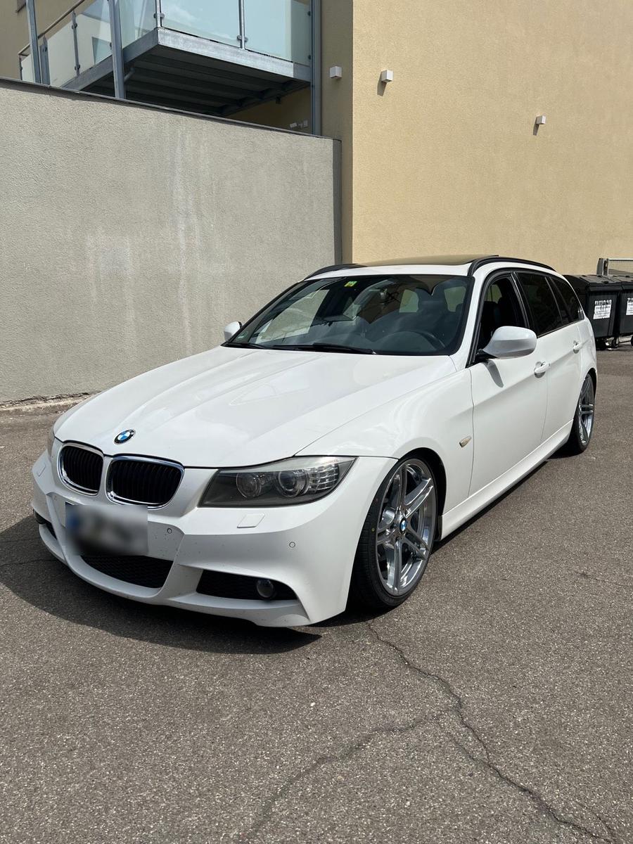 BMW 330
