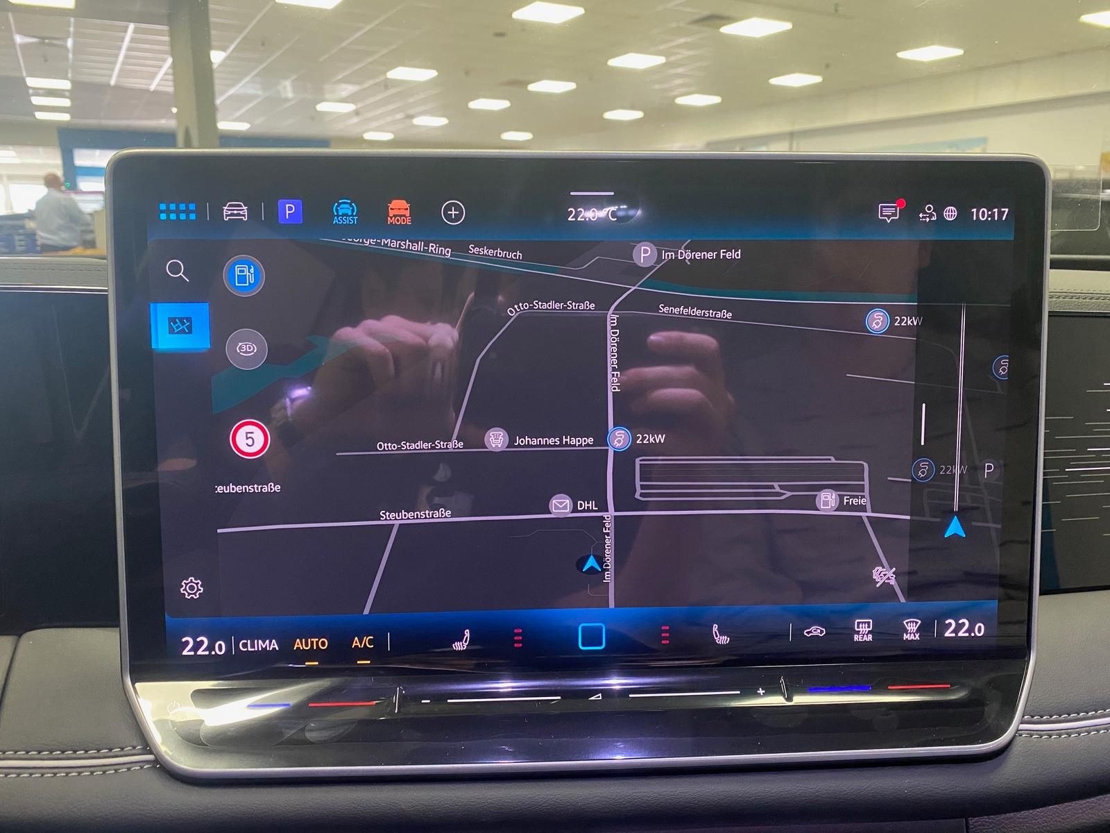 Fahrzeugabbildung Volkswagen Tiguan 1.5 eTSI+Elegance+AHK+NAVI+360 KAMERA+HUD
