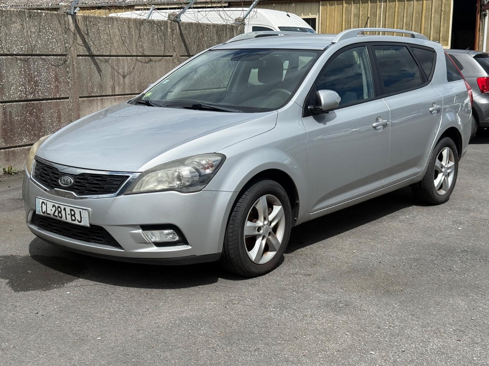 Kia cee'd 2012 — rear view