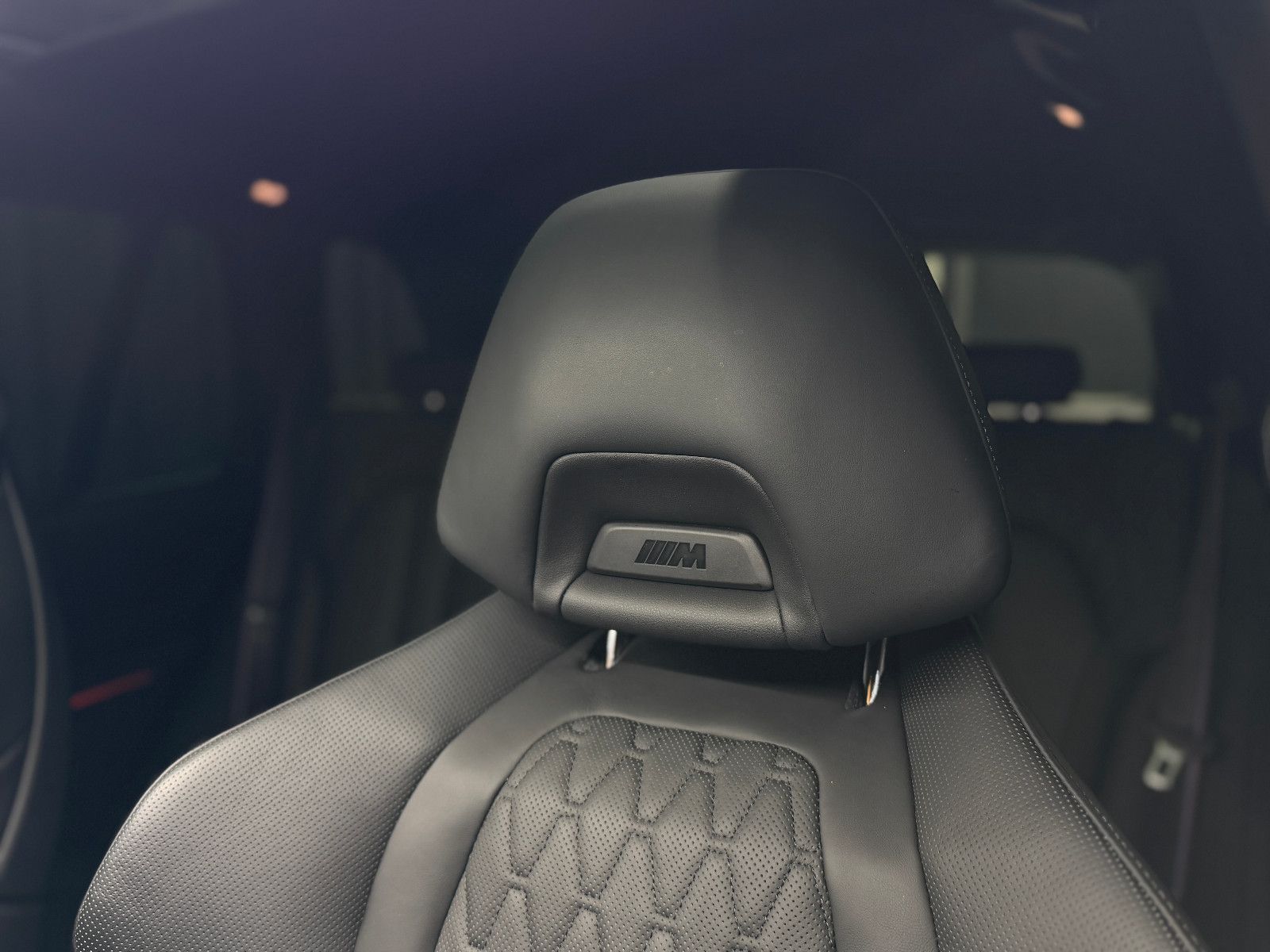Fahrzeugabbildung BMW X5 40 d xDrive M SPORT PRO|PANO|M-SITZE|INDIVID