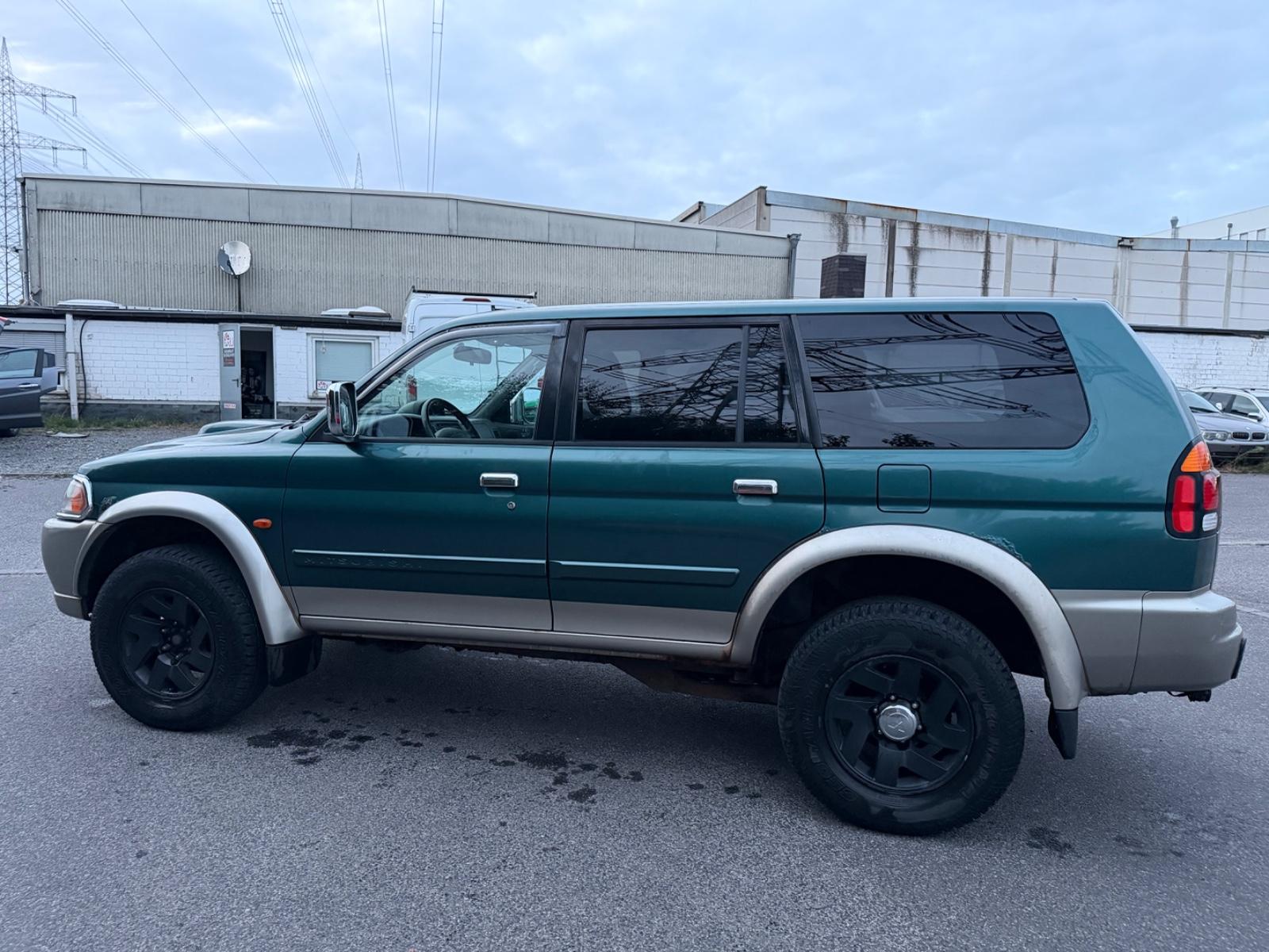 Mitsubishi Pajero 2004 — photo 9