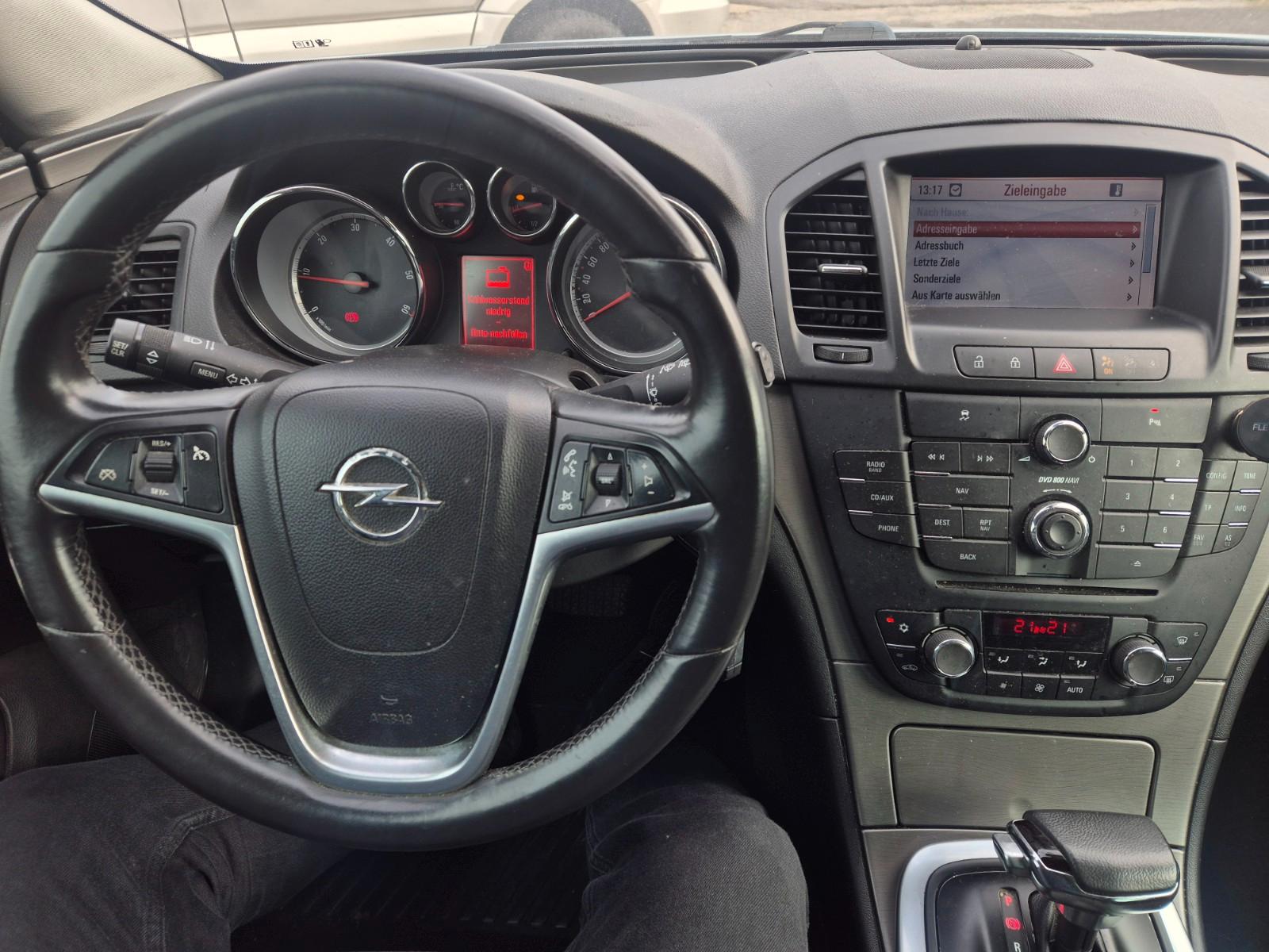 Opel Insignia 2011 — photo 9