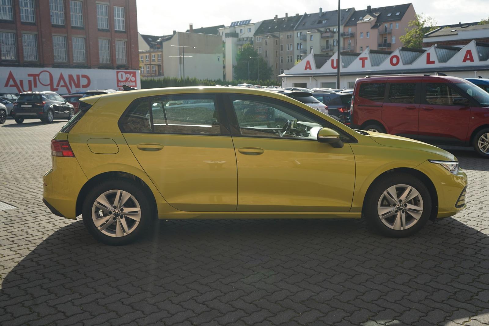 Volkswagen Golf VIII 1.0 eTSI Life LED Navi Sitzheizung ACC, миниатюра 7