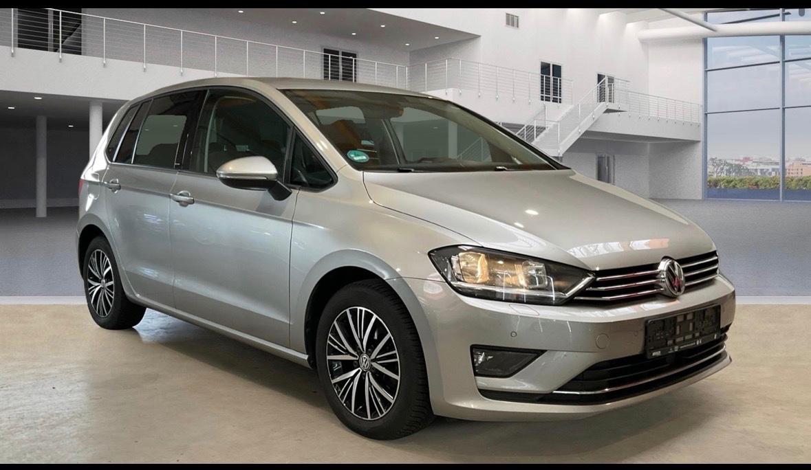 Volkswagen GOLF SPORTSVAN ALLSTAR NAVI SHZ AHK PDC TEMPOMAT