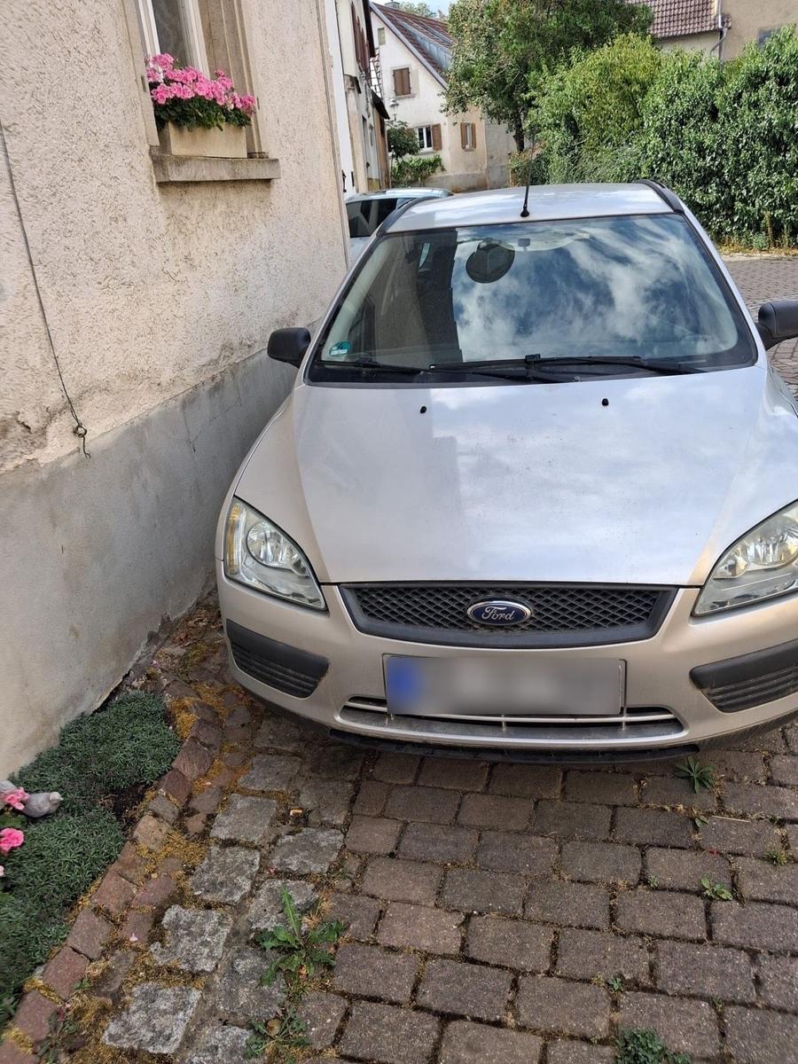 Ford Focus 2006 — rear view