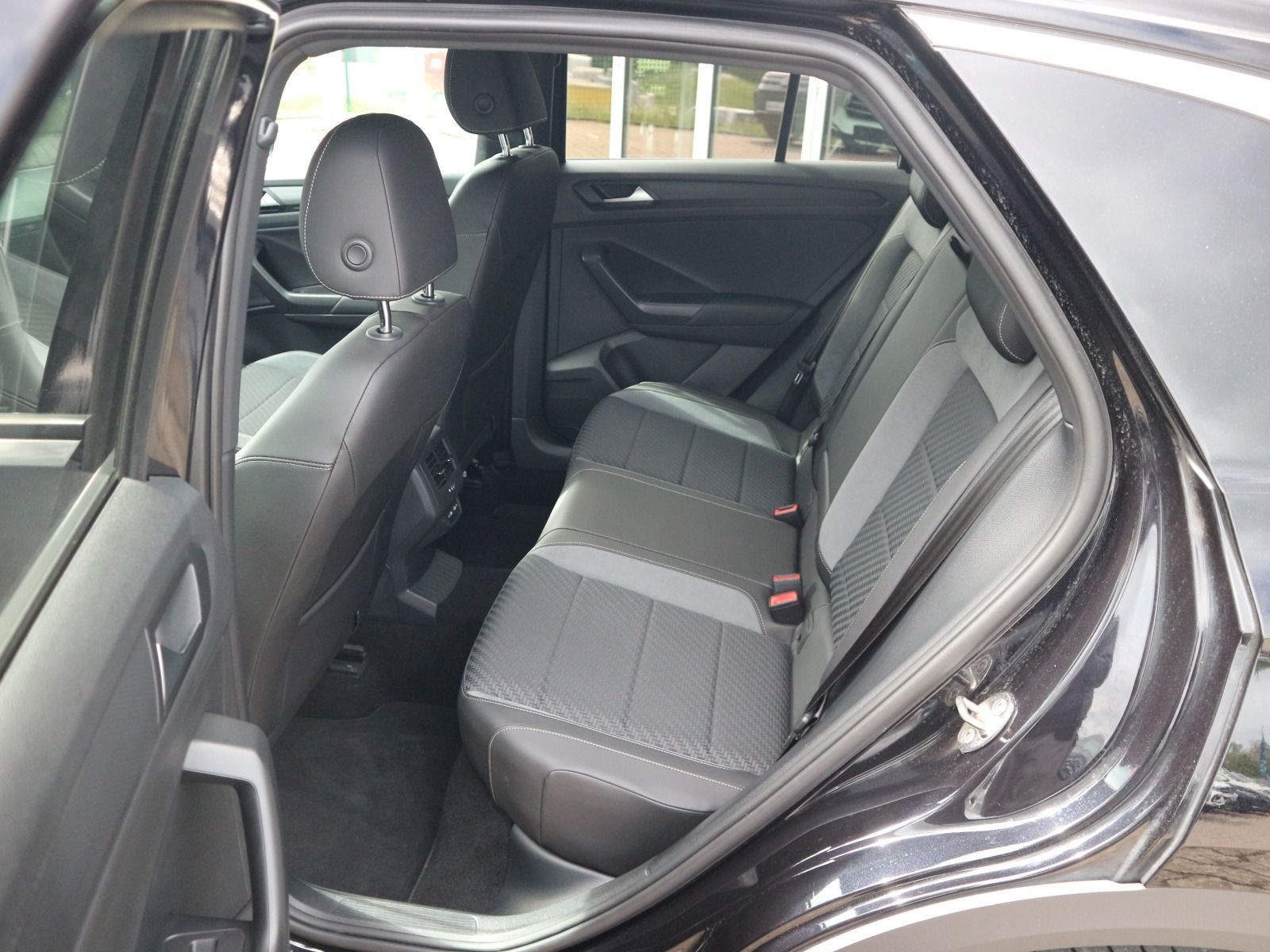 Volkswagen T-Roc - Bild 11