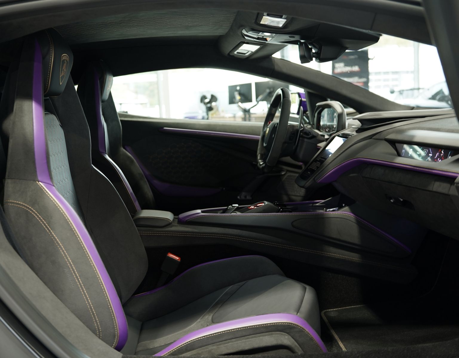 Lamborghini Revuelto
