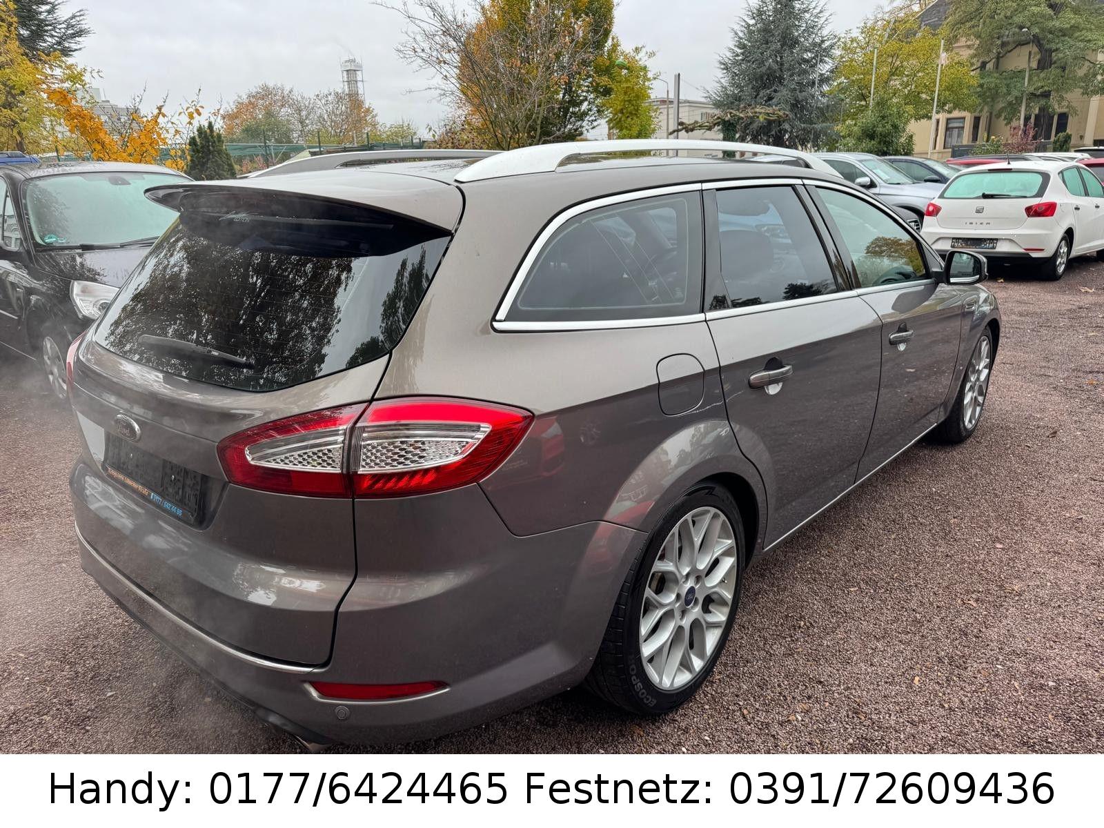 Ford Mondeo 2011 — interior