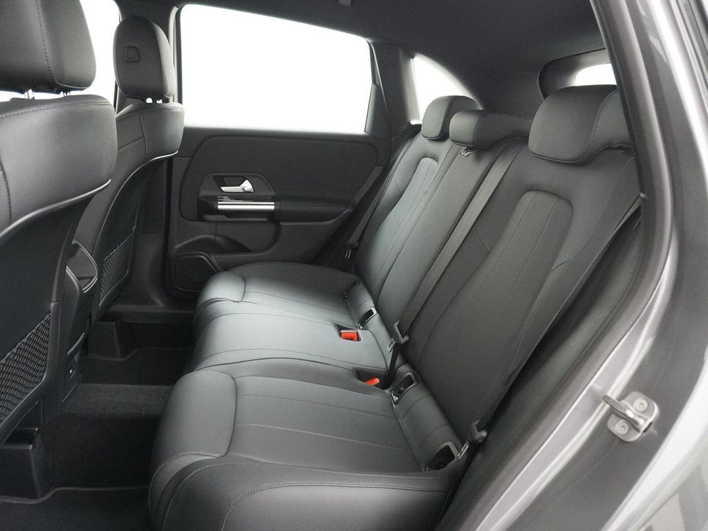 Mercedes-Benz B 180 180d Luxury Line
