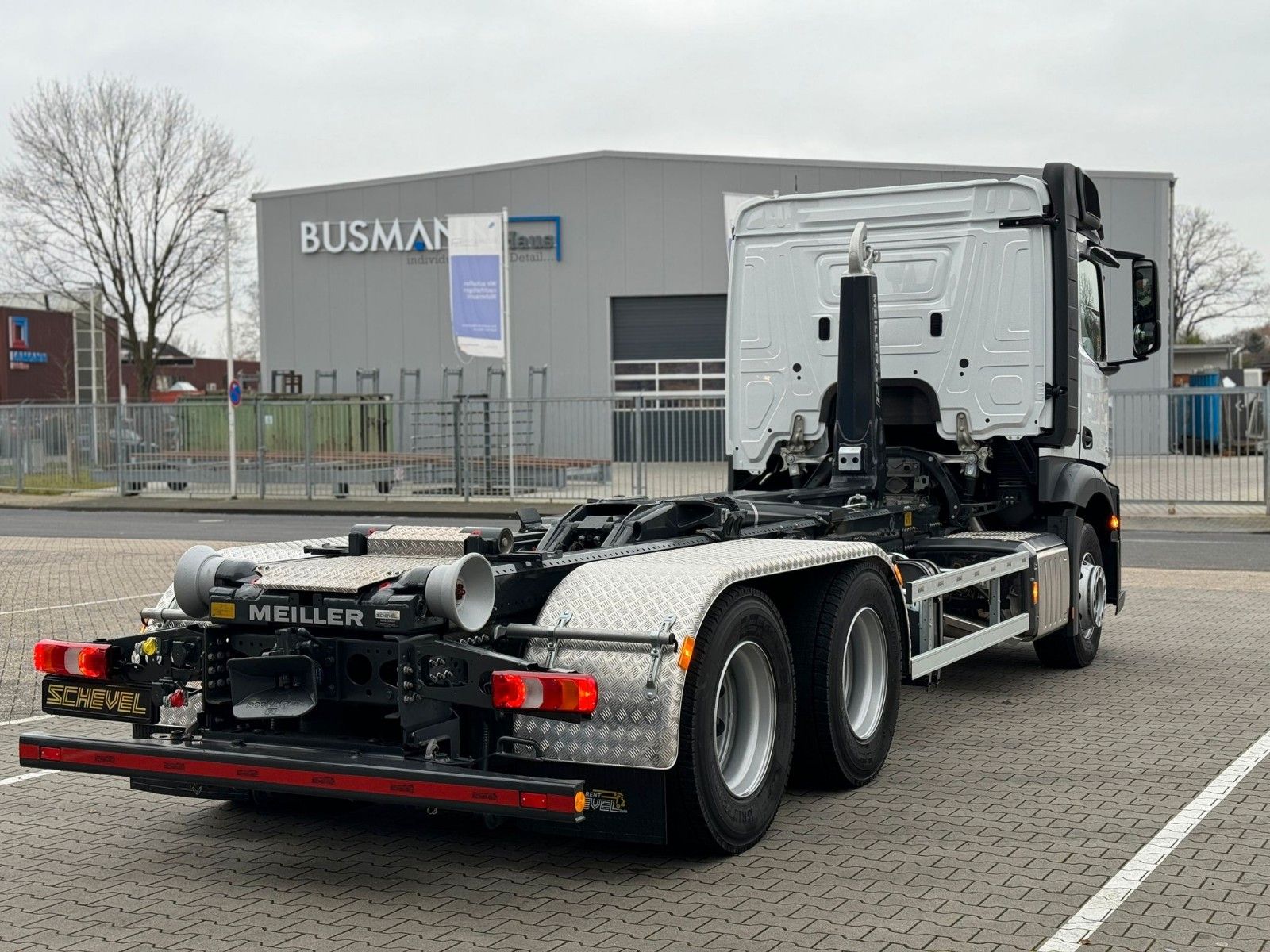 Fahrzeugabbildung Mercedes-Benz Actros 2645 6x4 Abrollkipper Meiller 21.65