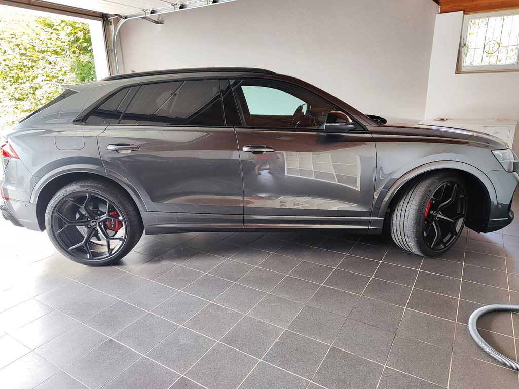 Image of Audi RSQ8
