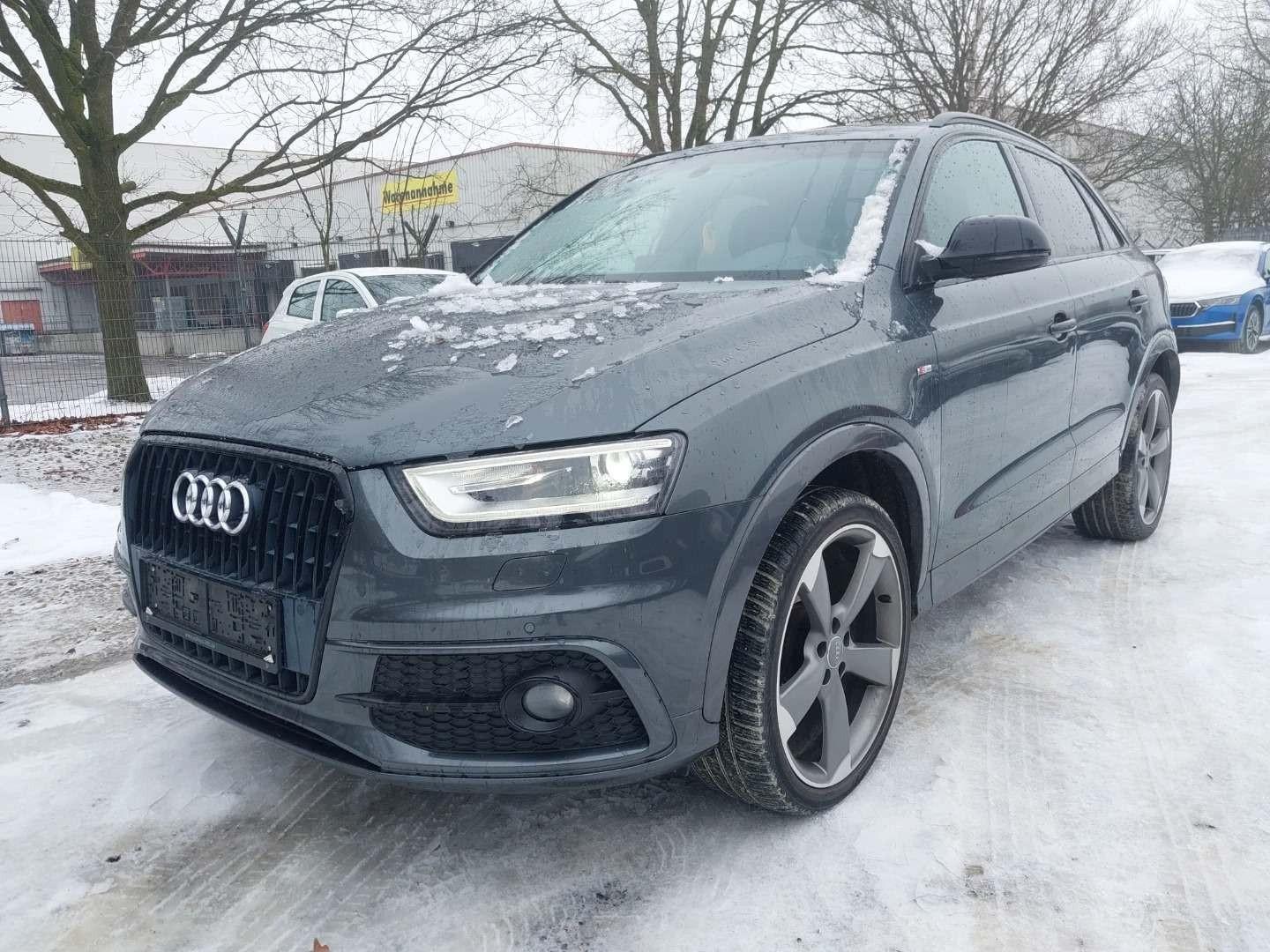 Audi Q3 2.0TDi 2x S LINE XENON/BLACK/TEMPOMAT/DSP/AHK