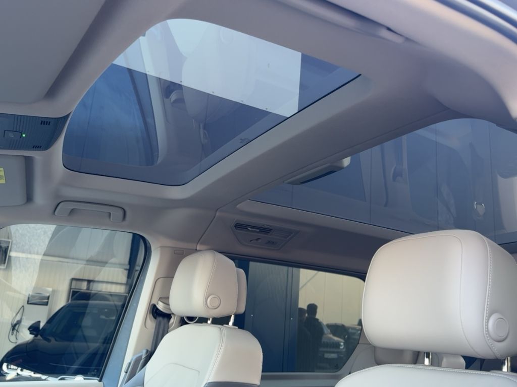Fahrzeugabbildung Volkswagen T7 Multivan Standheizung  Leder  Winterpaket