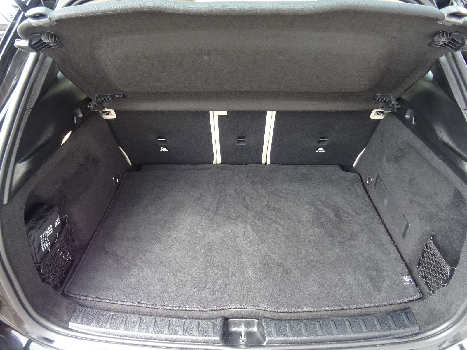 Mercedes-Benz GLA 180 Progressive Leder LED Temp Garantie foto 23