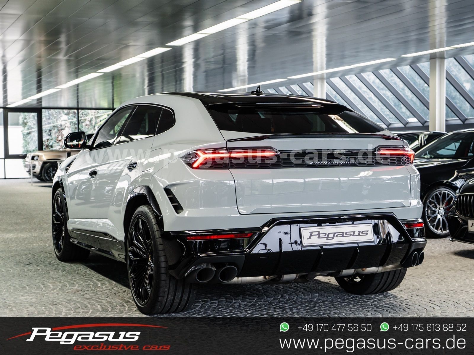 LAMBORGHINI Urus - 8