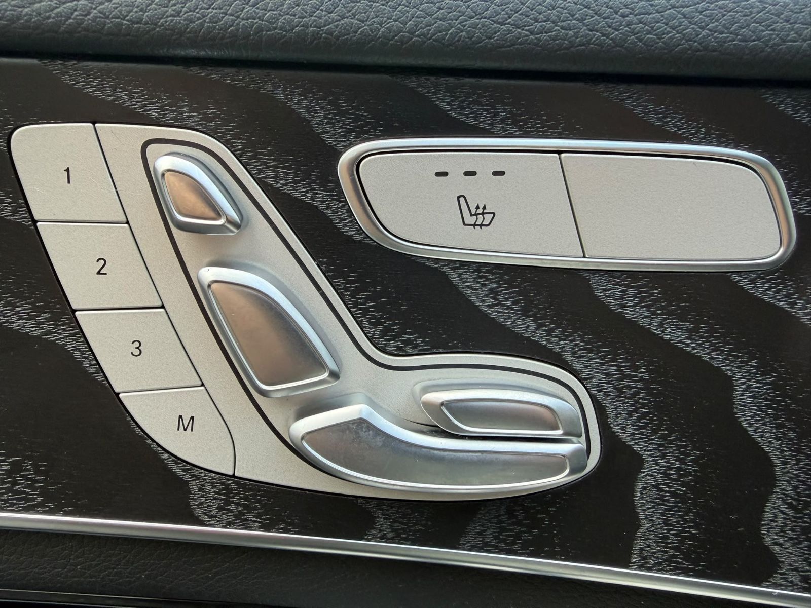 MERCEDES-BENZ GLC 300 de 4Matic AMG-PAKET/AHK/KAMERA – Foto 19