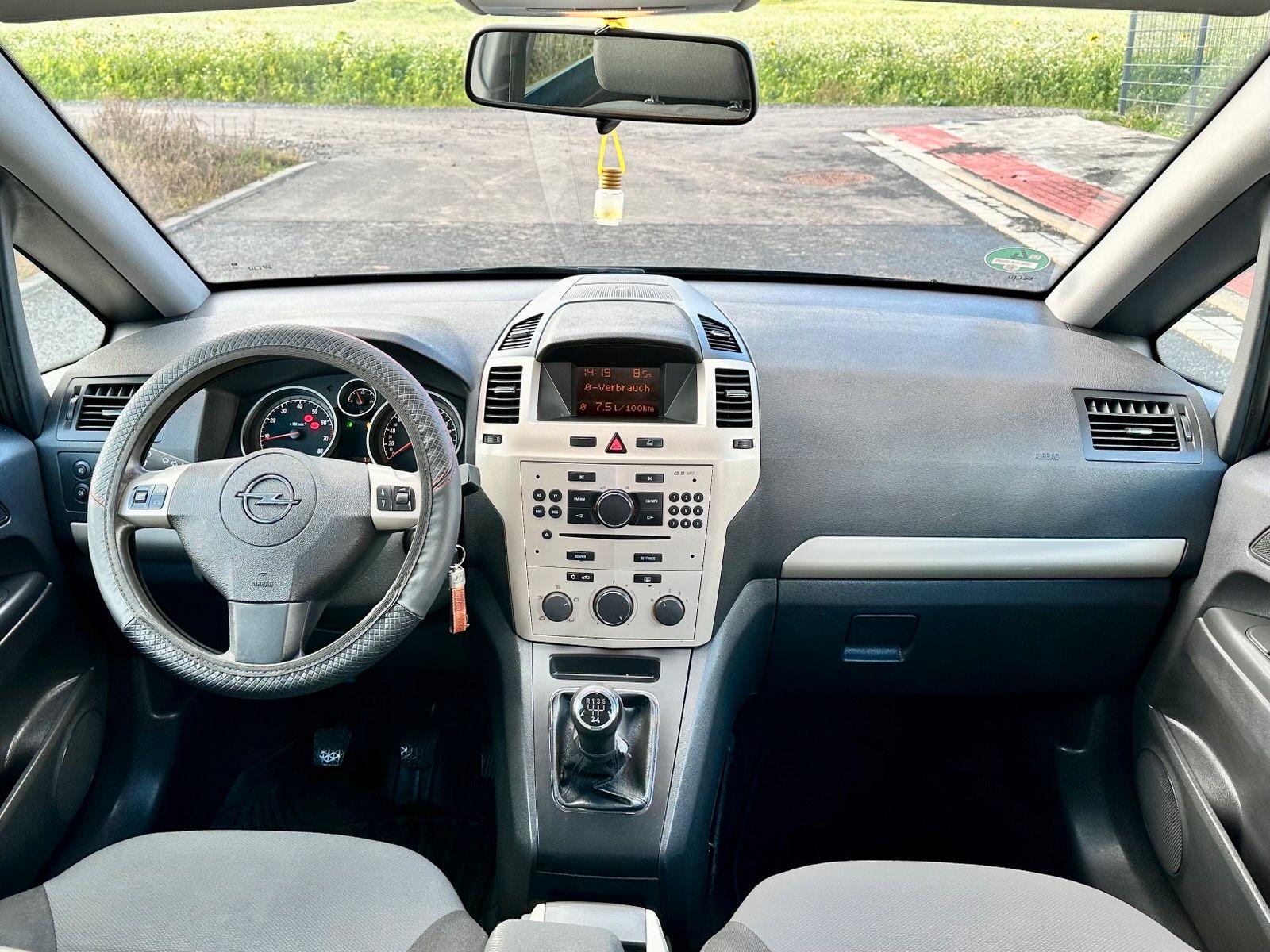 Opel Zafira 2009 — photo 12
