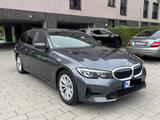 BMW 318d Touring Aut. *AHK*Scheckheft bei BMW*