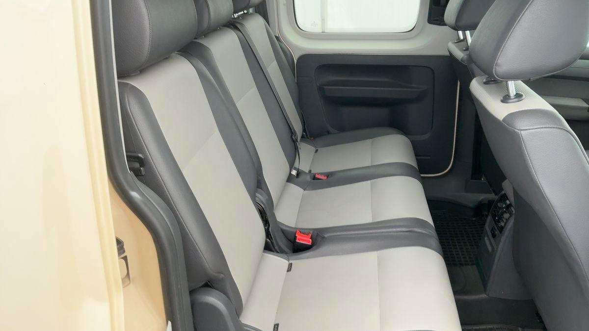 Volkswagen Caddy Maxi 2,0 DSG Rollstuhlrampe Motor überholt