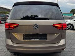Fahrzeugabbildung Volkswagen Touran Highline DSG **LED / NAVI / KAMERA / Totw