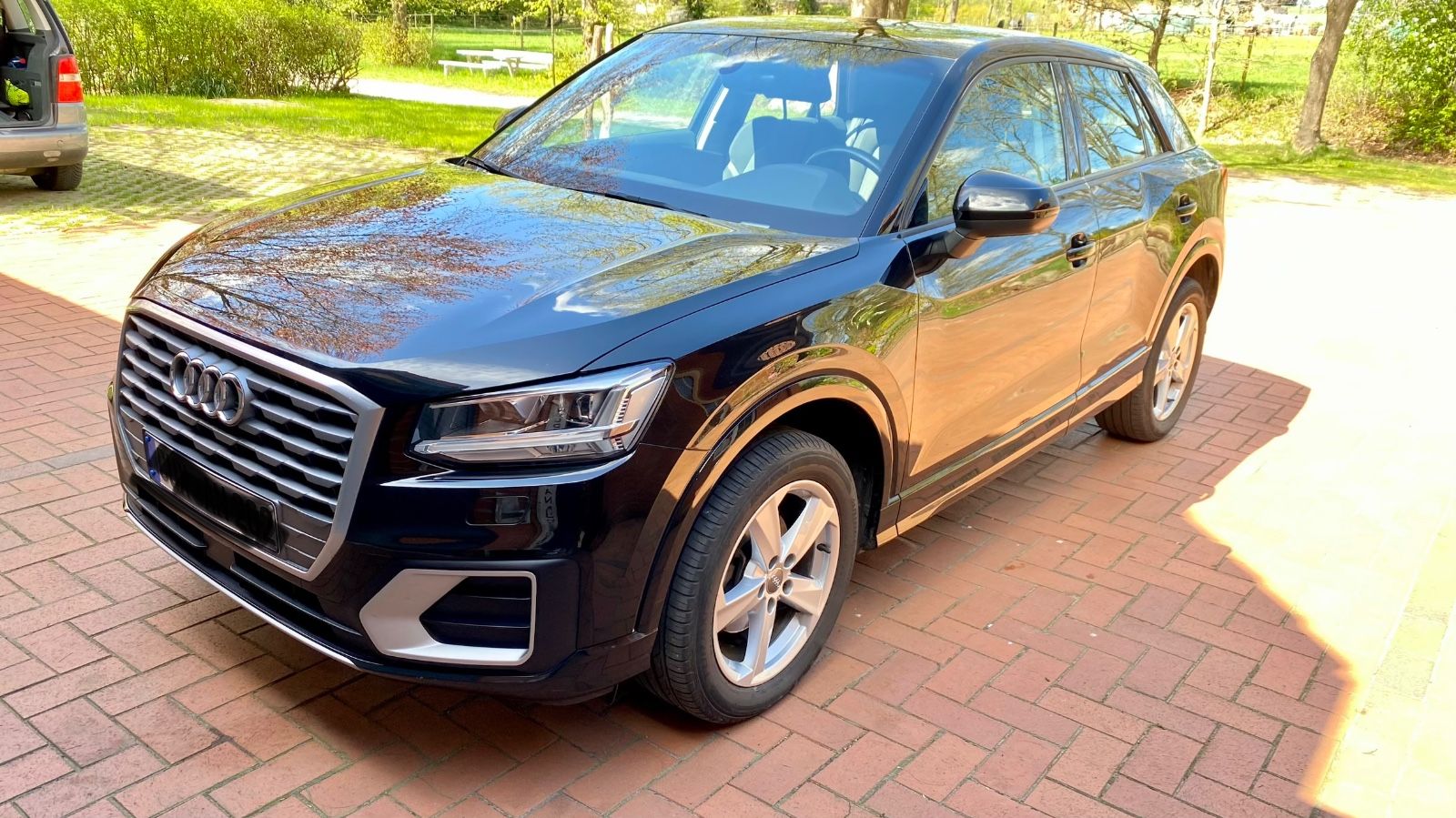 AUDI Q2 30 TFSI sport, Sitzheizung, 8-fach Bereifung 