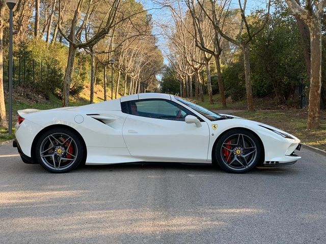 FERRARI F8 – Bild 4