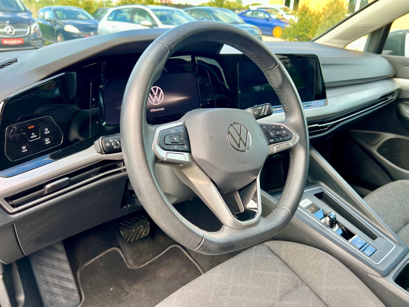 VW Golf 1.5 eTSI OPF DSG Life GZJR AAC SHZ KAMERA