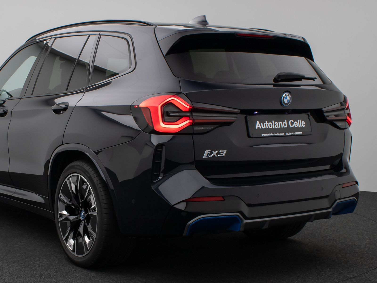 Fahrzeugabbildung BMW iX3 Impressive M Sport Panorama 360°HUD DAB H/K