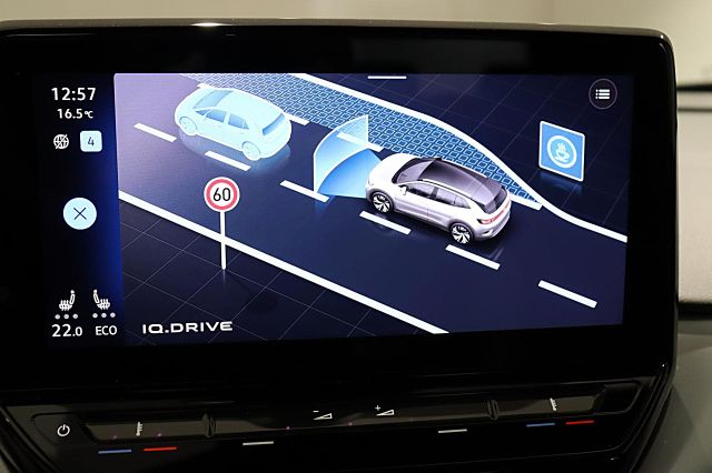 ID.4 Pure 125kW ACC KAMERA Ganzjahresreifen LED