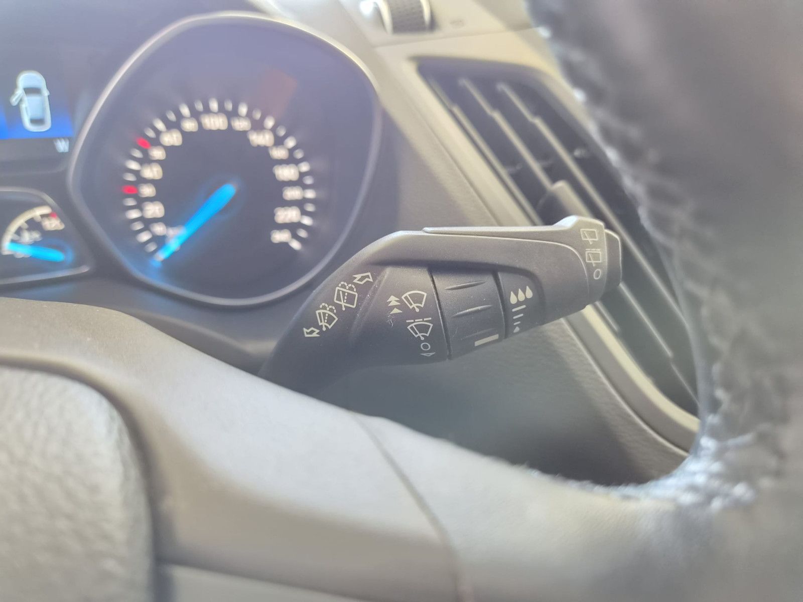 Fahrzeugabbildung Ford Kuga Cool & Connect / NAVI /