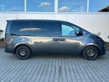 Hyundai Staria 2.2 CRDI Signature 4WD*Leder*7-Sitze*LED - Hyundai Kleinbus 7-Sitzer
