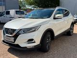 Nissan Qashqai 1.3 DCT Akari *Automatik* - Nissan Qashqai Akari mit Benzin-Antrieb
