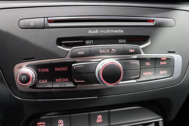 Q3 1.4 TFSI design LED NAVI PDC TEMPOMAT BT DAB